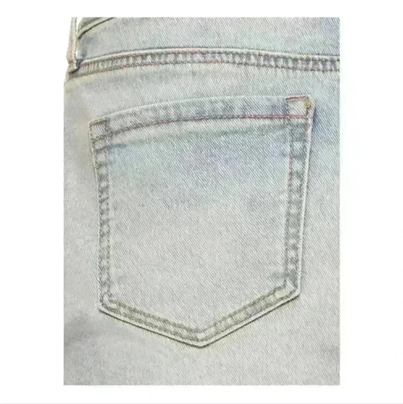 Sofia Vergara Jeans Hi Rise Shorts - Picture 3 of 6